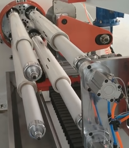 706-2雙軸翻卷全自動切臺-2